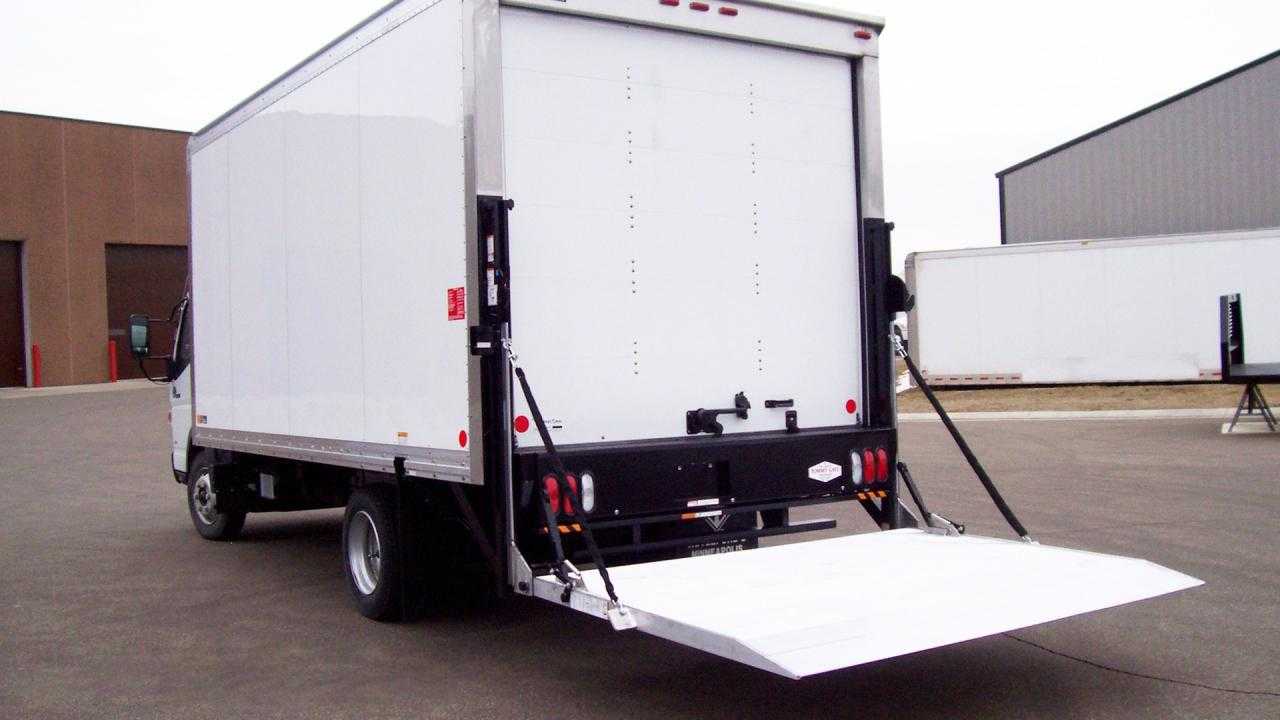 Truck With Lift Gate Rental
