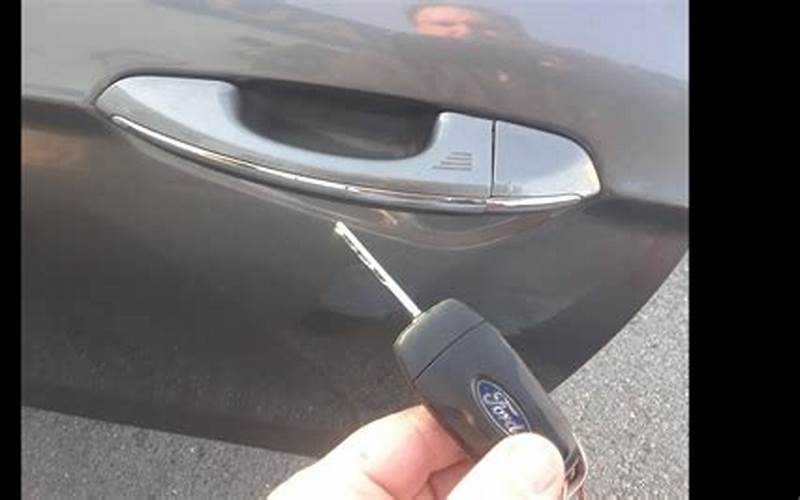 How To Open An Electric Unlock Door Car With No Power Battery In A Ford Fusion: What To Do If It Doesn'T Open And You Have No Key