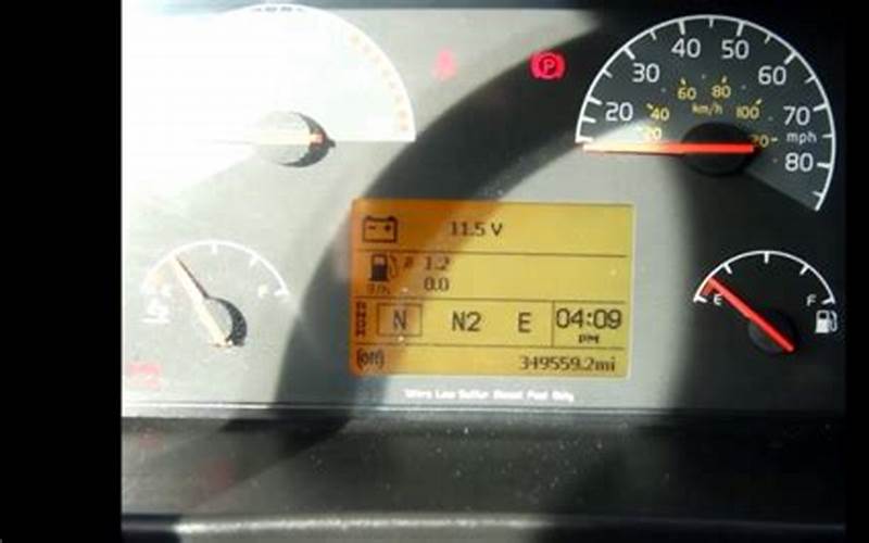 How To Set Volvo Radio Truck Clock